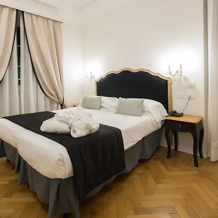 Mediterraneo Emotional & מלון