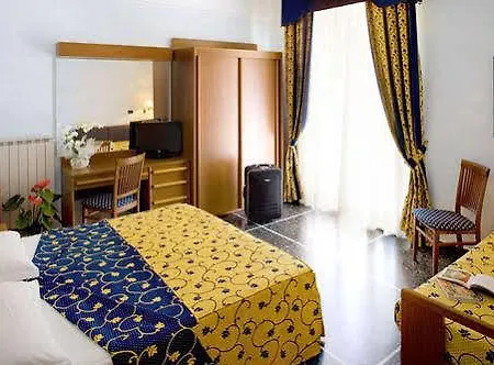 Mediterraneo Emotional & מלון 4*