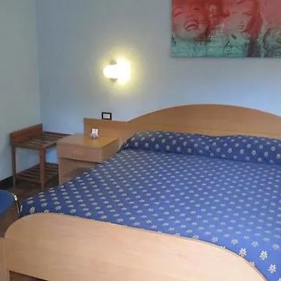 מלון Mediterraneo Emotional & 4*